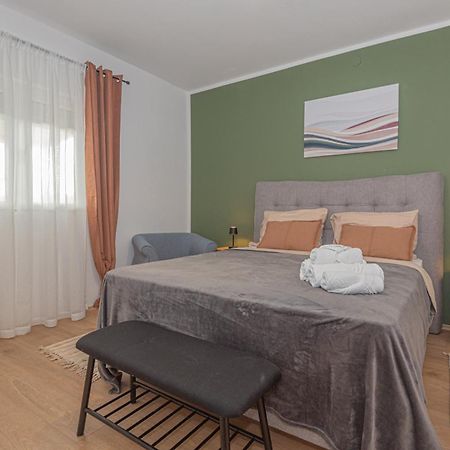 Guest House "The View" - With A Pool Donje Polje Exterior photo